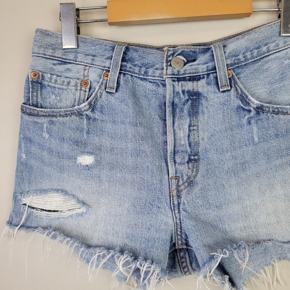 Levi's 501 Shorts Button Fly Frayed Hem 26 - Picture 3 of 12